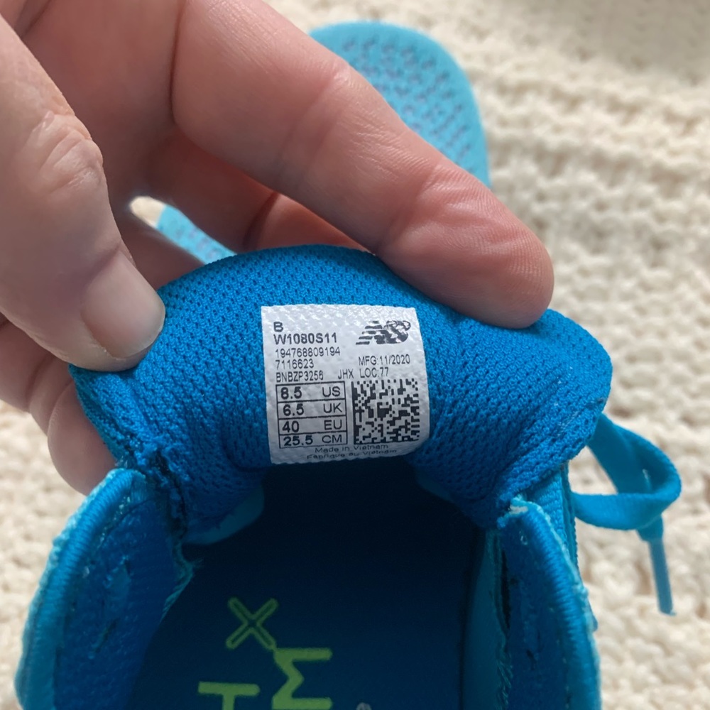 Ladies Running Shoes - Picture 4 of 6